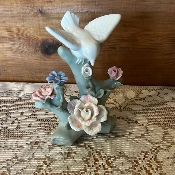 Porcelain Bird on a Branch with Flowers - Picture 5 of 7